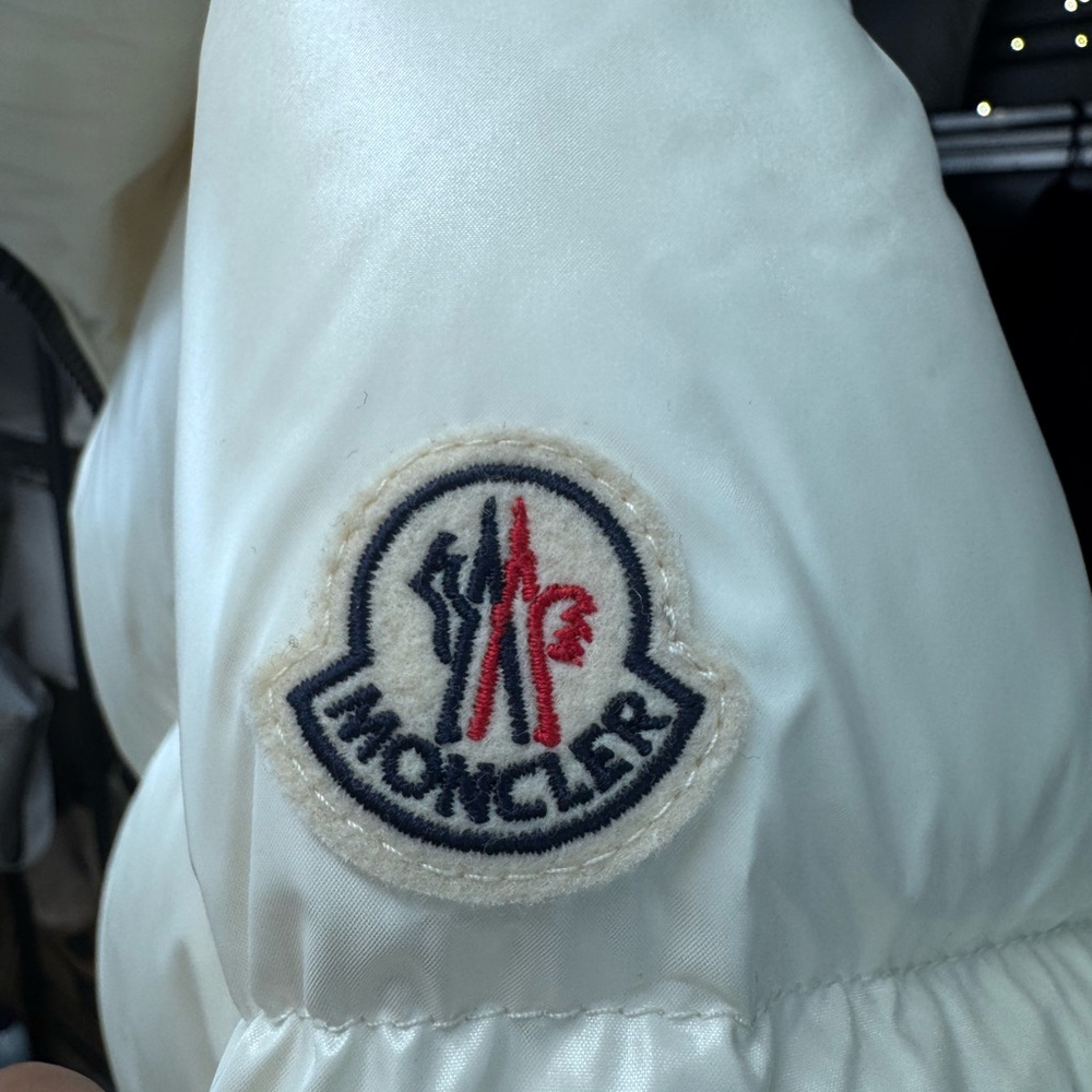 Moncler CELAC Giubbotto Jacket - Picture 9 of 12